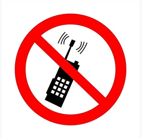 Наклейки Запрещено пользоваться мобильным телефоном