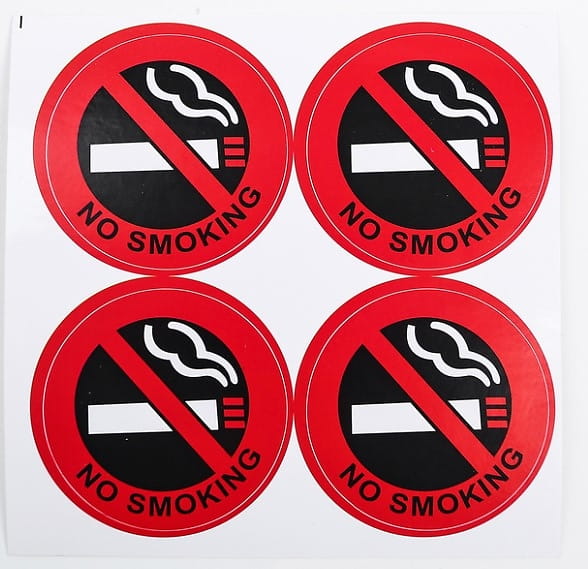 Наклейка декоративная на автомобиль «No Smoking»